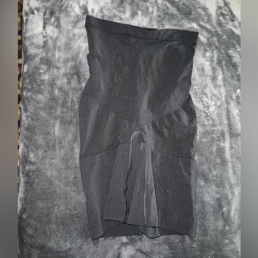 Spanx High Waisted Mid Thigh Shapewear Short Size 1X